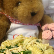 Fasta Pasta Gorgonzola With Spinach, Red Peppers and Pine Nuts