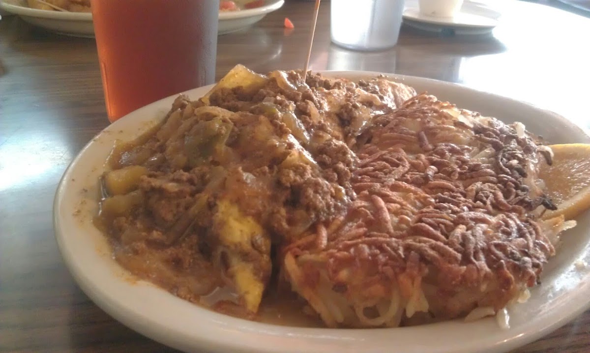 Chili Dog Omelet & Hash Browns!