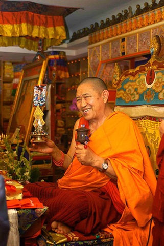 [Garchen Rinpoche Achi Torma[10].jpg]