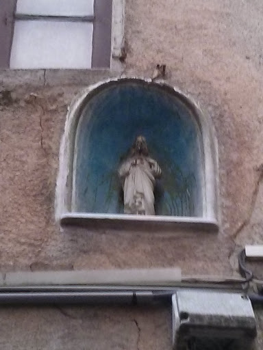 Vierge Dans Les Airs