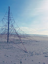 Pirámide De Cuerdas En La Playa