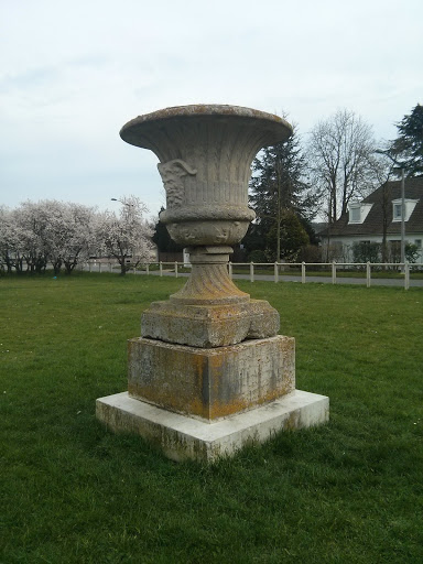 Grand Vase