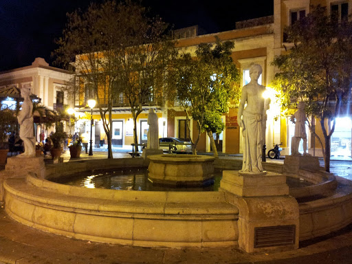 Fuente De Agua Plaza De Armas