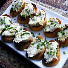 Cheezy Artichoke Crostini