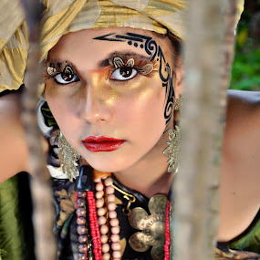 AMAYA 2 by Jessie Lebante - People Fashion