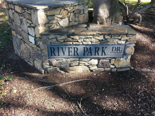 River Park Dr