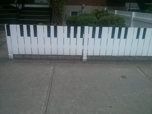 Piano Gate