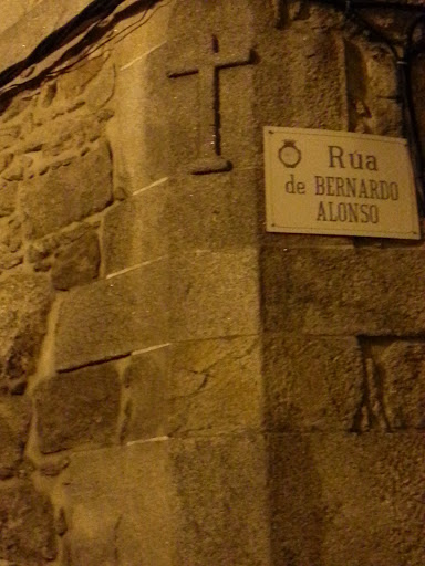 Cruz Rua Berdardo Alonso
