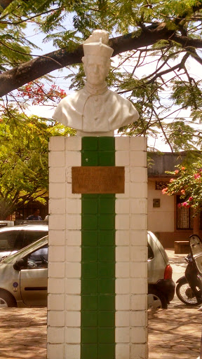 Busto A San Juan Bosco
