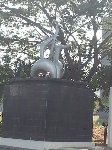 Dancer Statue South Emelard Mansiob Citraland