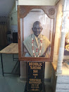 Shri Dhirajlal Talakchand Shah Bust