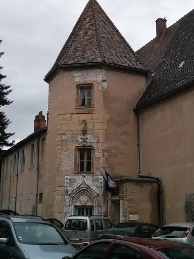 Mairie De Cluny