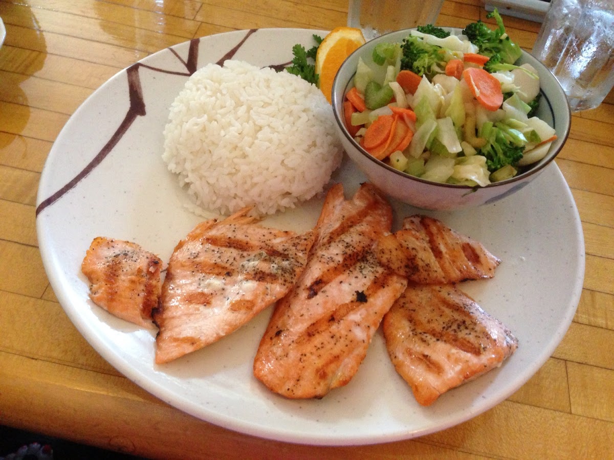 Salmon with Rice and Steamed Vegetables