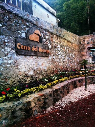 Entrada Al Cerro Del Borrego