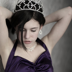 Preparing for Beauty Pageant  by Chuck Gant - Fashion People ( girl, young )