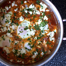 Shakshuka [Eggs Poached in Spicy Tomato Sauce]