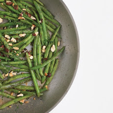Green Beans with Hazelnuts