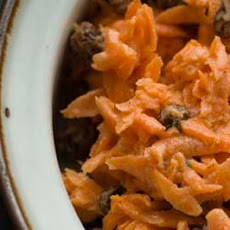 Carrot and raisin salad