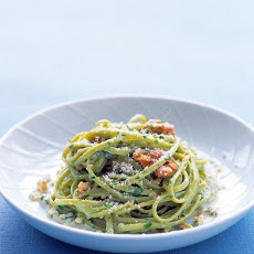 Spinach Linguine With Walnut Sauce