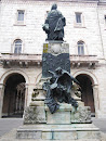 Monumento a Vannucci