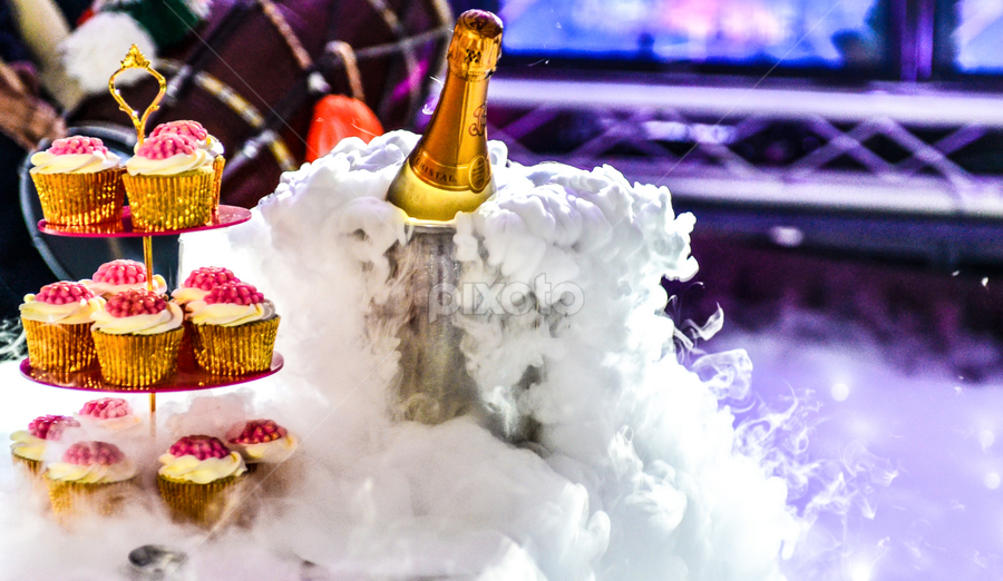 Dry Ice And Cup Cakes Reception Wedding Pixoto
