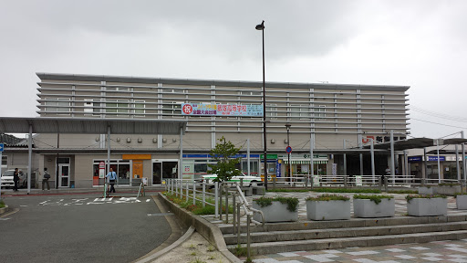 新飯塚駅西