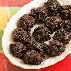 Low-Sugar and Flourless Chocolate Coconut Drops with Almonds