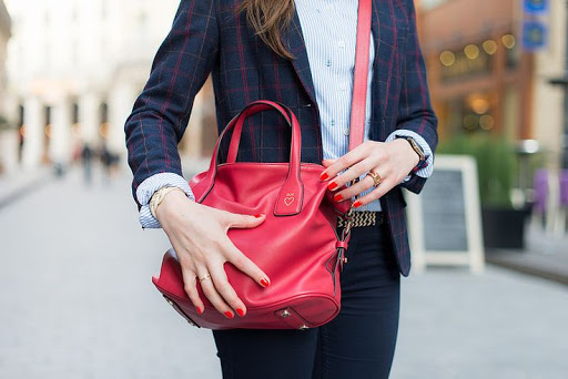 [Image: QAKDICqtPl8gJqWb-Qr_x1KYdqUwUhWzTKtESdHK...CGxhc-uyGj]