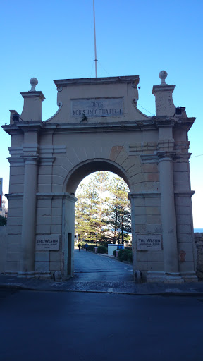 The Dragonara Gate