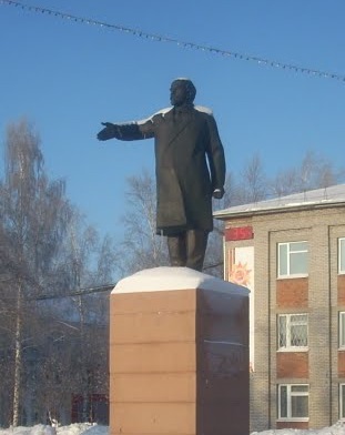 Памятник Ленину в Тайге