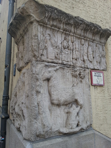 Integrated Ancient Wall Sculpture