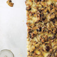 Mushroom and Garlic Pizza