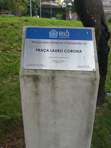 Praça Lauro Corona