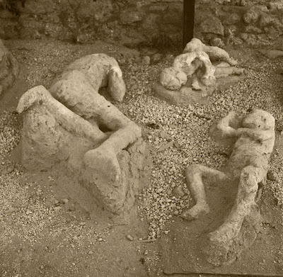 http://lh6.ggpht.com/RandRWassenaar/R6BxMQPcSrI/AAAAAAAACMM/QWI2qekpVqo/s800/pompeii-bodies.jpg