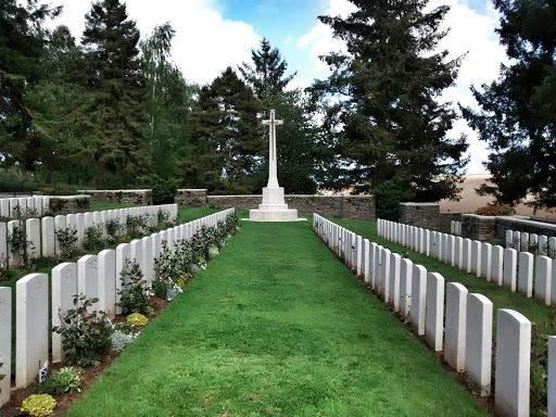 Y Vale War Cemetery