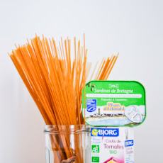 Spaghetti with Crushed Sardine and Tomato Sauce