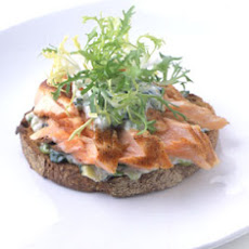 Pan-Grilled Salmon on Toast with Scallion Mayonnaise
