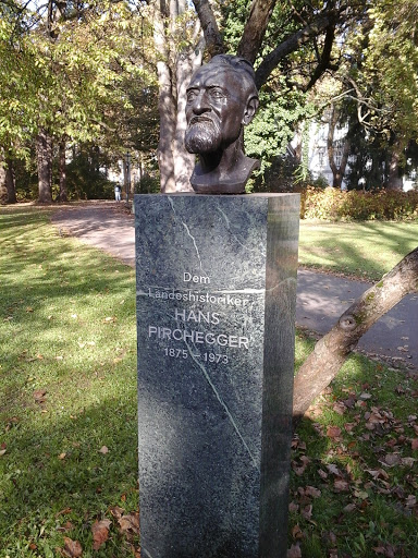 Hans Pirchegger Statue