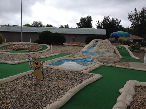 Jellystone Park Mini Golf Fountain