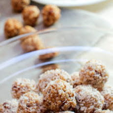 Bibis' Krispy Date Balls