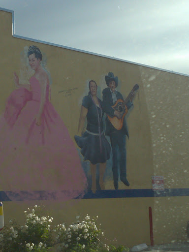 Quinceñera Mural