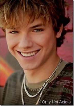 معلومت و صور عن Jeremy Sumpter و هو إلي يمثل دور ( peter pan  ) Jeremy_sumpter_(acteur)_thumb%5B6%5D