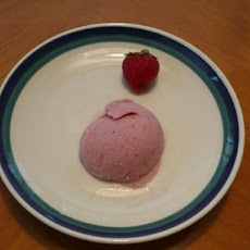 Creamy Strawberry Ice Cream