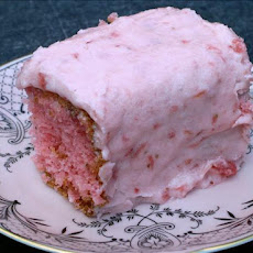 Strawberry Cake With Frosting