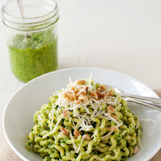 Arugula and Walnut Pesto Pasta