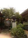 DR. GSSY Ratulangi Statue