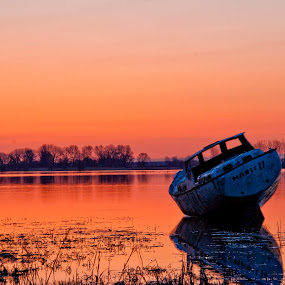All Ashore... by Luc Belisle - Transportation Boats ( sunrise, boat )