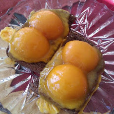 Aprikoosivoileipa -- Hot Apricot Sandwich (Finland)