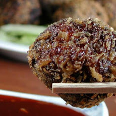 Panko Crusted Meatballs Wrapped in Lettuce Cups