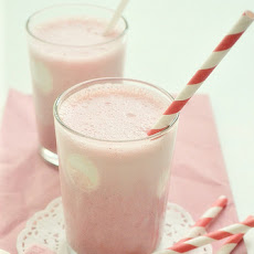 Easy Peasy Cold Buttered Rum Milkshake